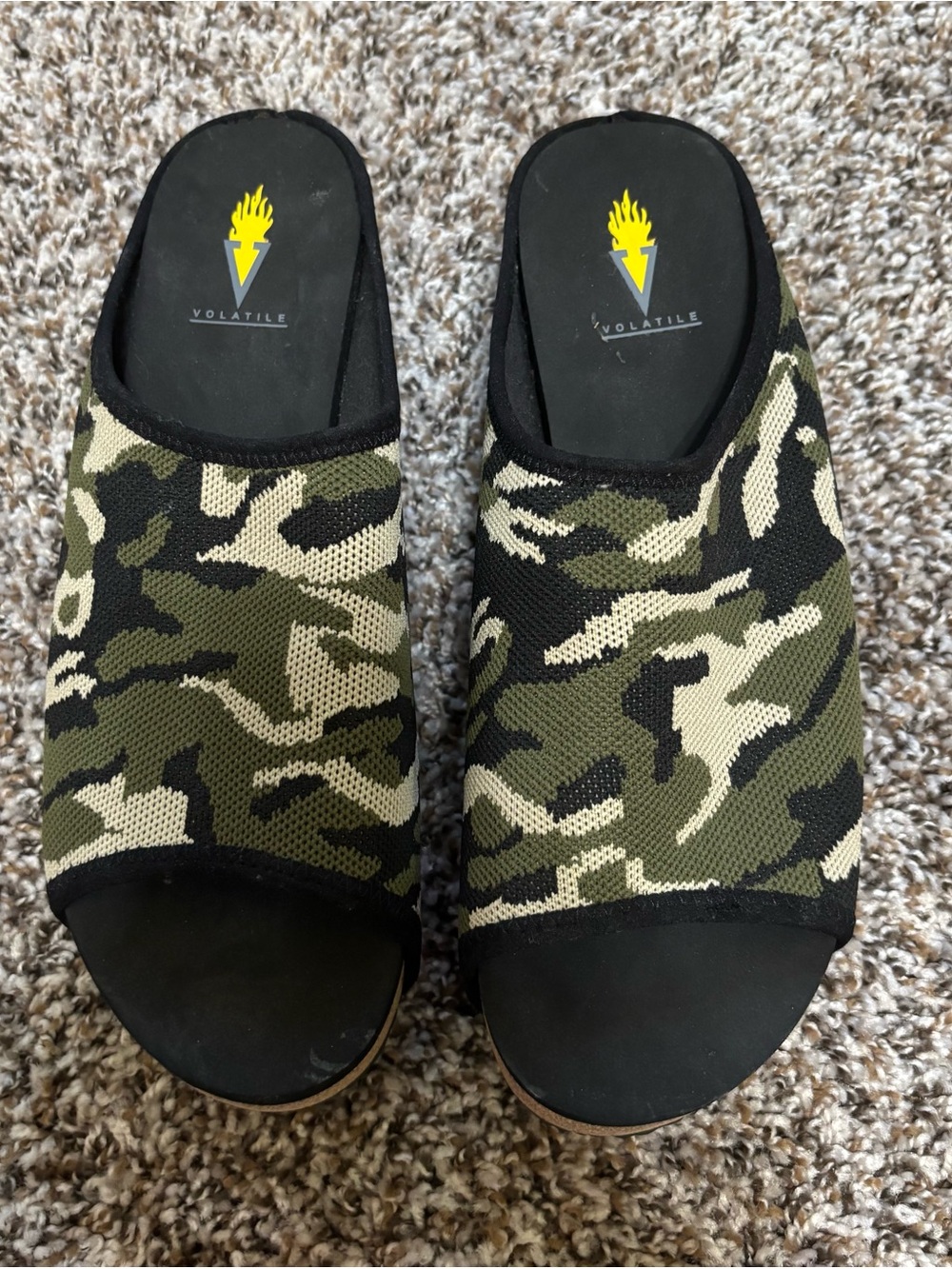 Volatile women’s Camouflage Slip-On Sandals - Olive & Black